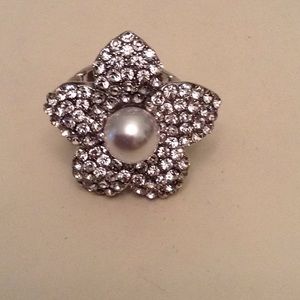 Crystal flower stretch ring NWT